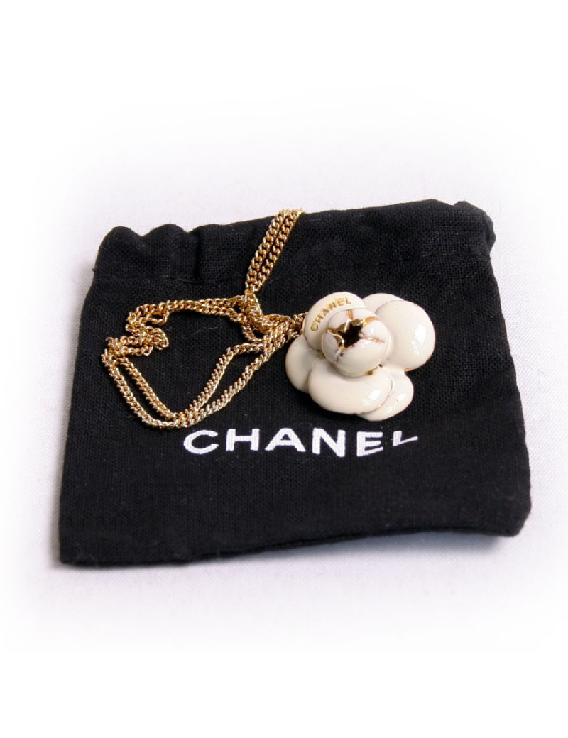 Collier camélia CHANEL émaillé beige