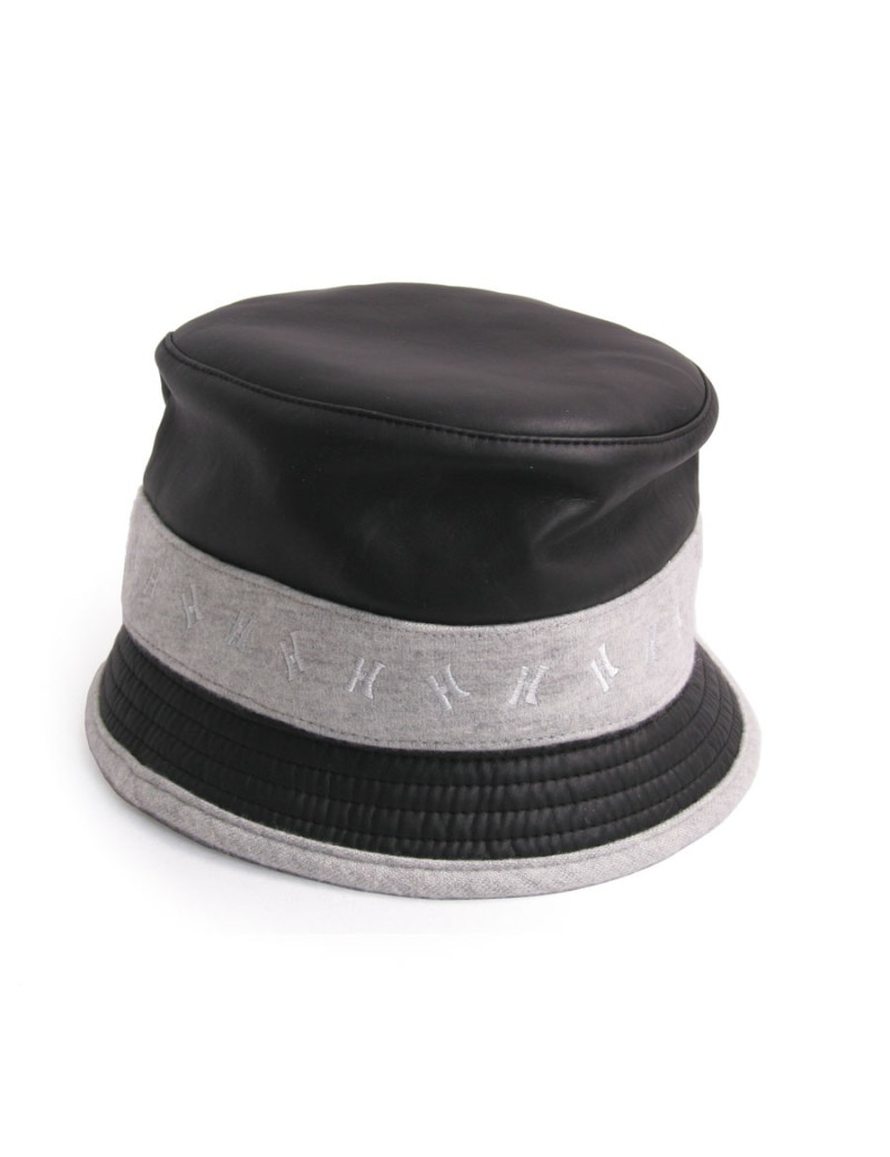 Chapeau HERMES T57 cuir d'agneau et 100% cachemire