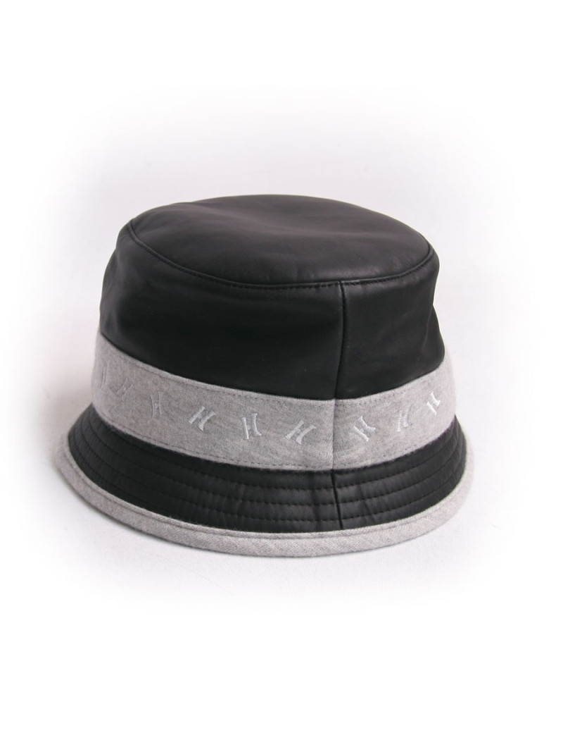 Chapeau HERMES T57 cuir d'agneau et 100% cachemire