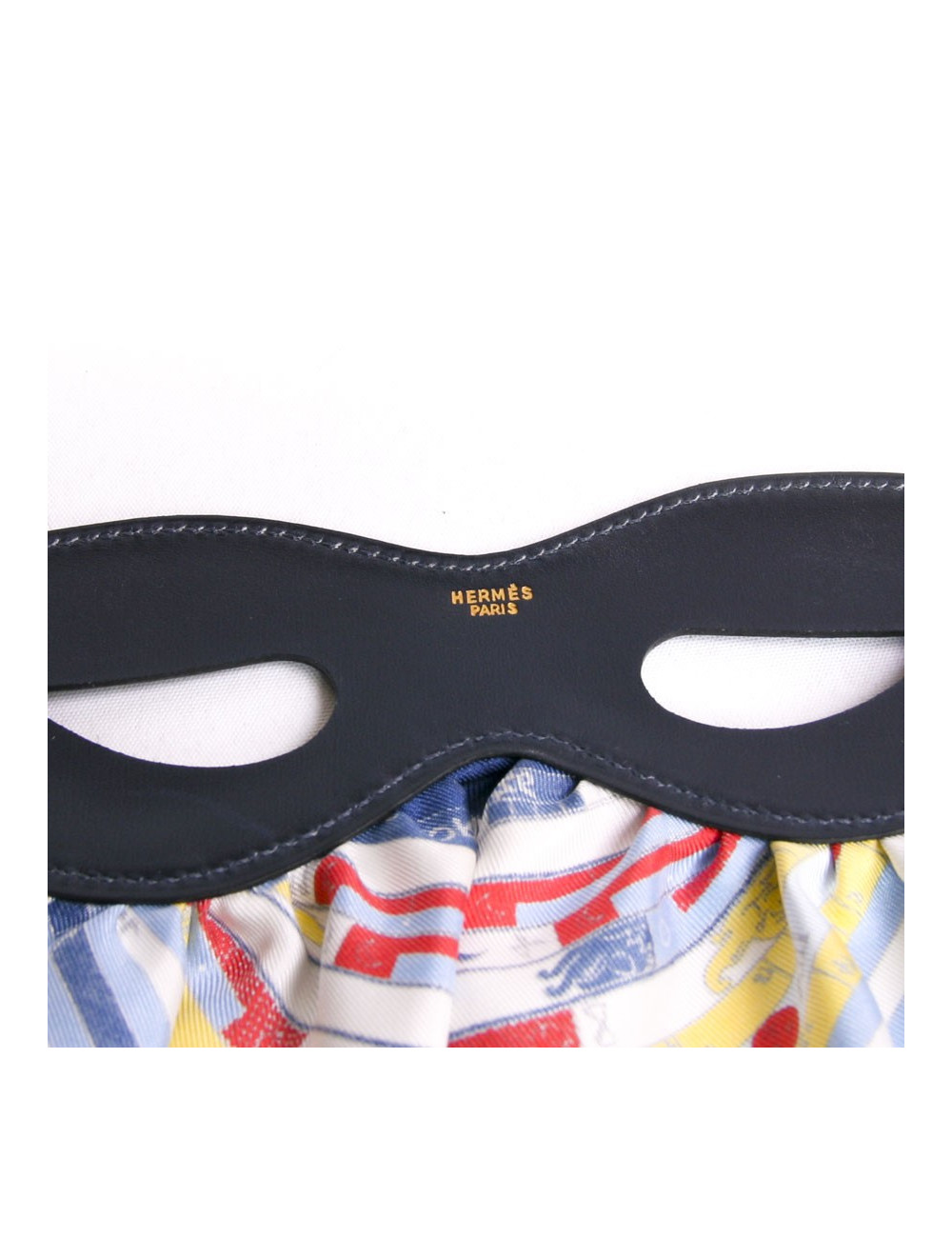 Cache-visage HERMES  en foulard de soie et cuir