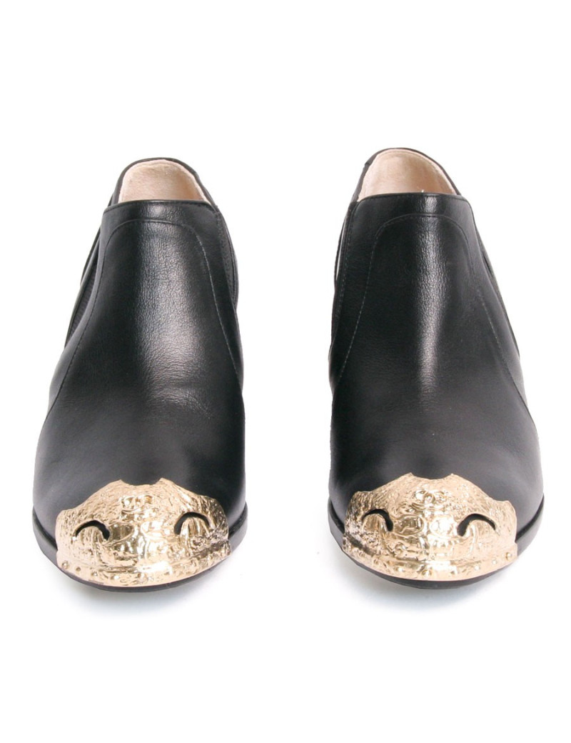 Boots CHANEL T36 collector cuir noir et bouts dorés