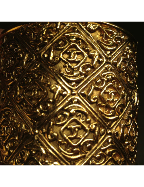 Manchette CHANEL vintage en métal doré