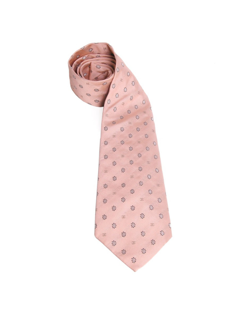 Cravate CHANEL couture soie duchesse vieux rose et brillants