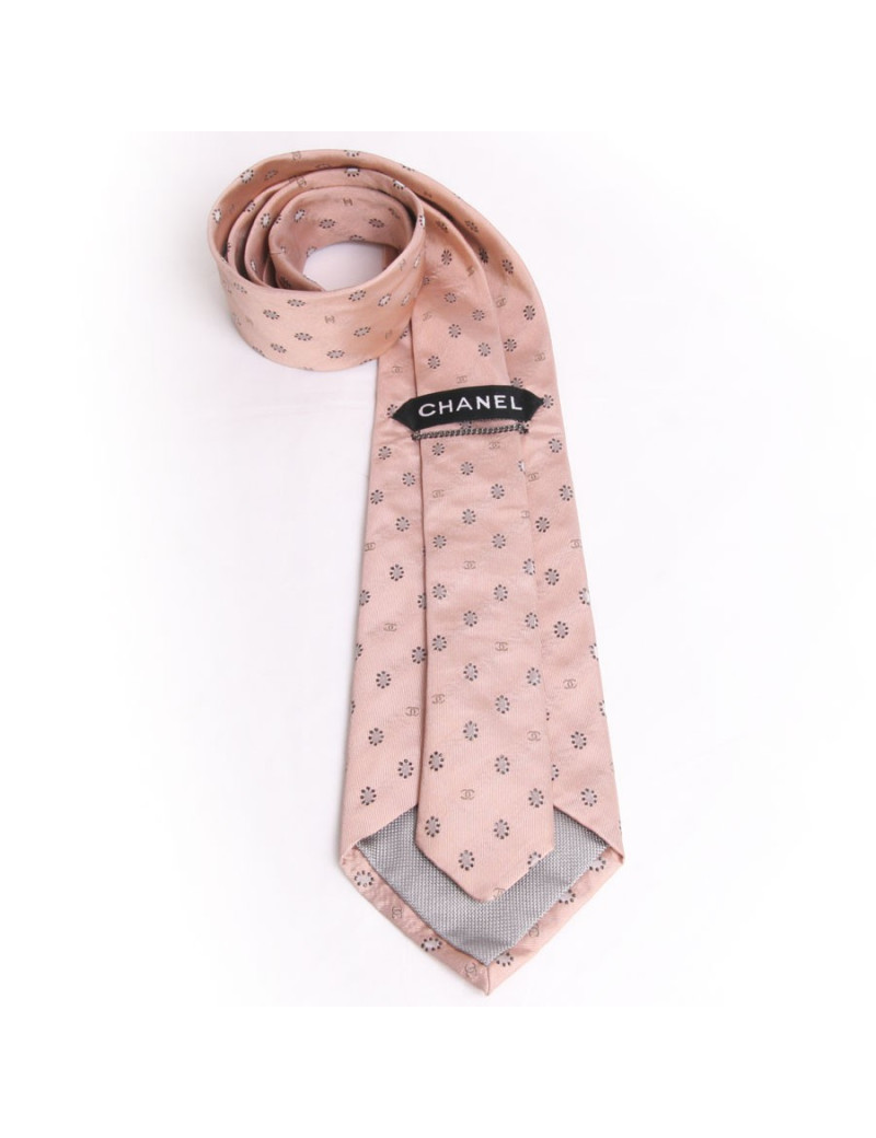 Cravate CHANEL couture soie duchesse vieux rose et brillants