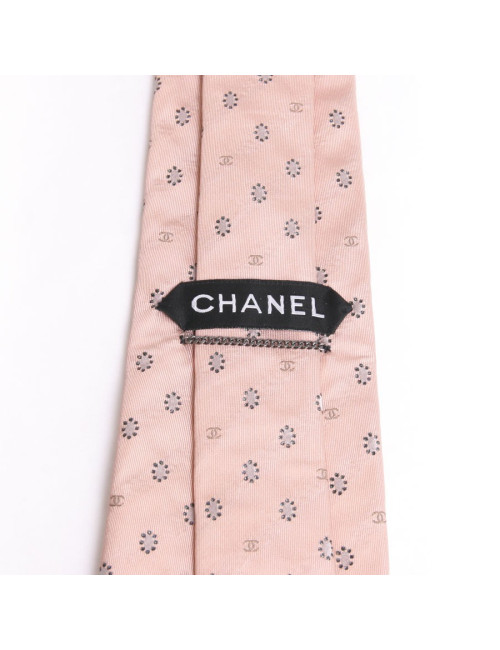 Cravate CHANEL couture soie duchesse vieux rose et brillants