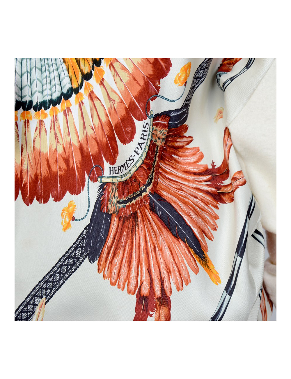Blouse HERMES soie  motifs "plumes"