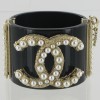 Cuff CC CHANEL Pearly beads
