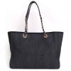 Sac CHANEL cabas signé "Chanel" toile jean's