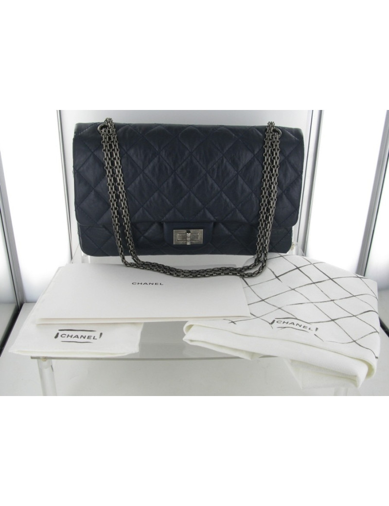 Navy CHANEL 255 blue