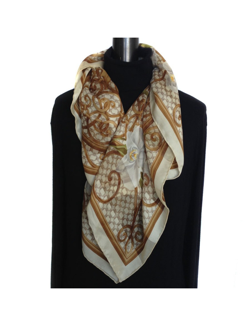 Carré Christian Dior en soie fleurie vintage