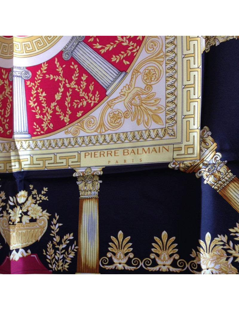 Carré Pierre BALMAIN