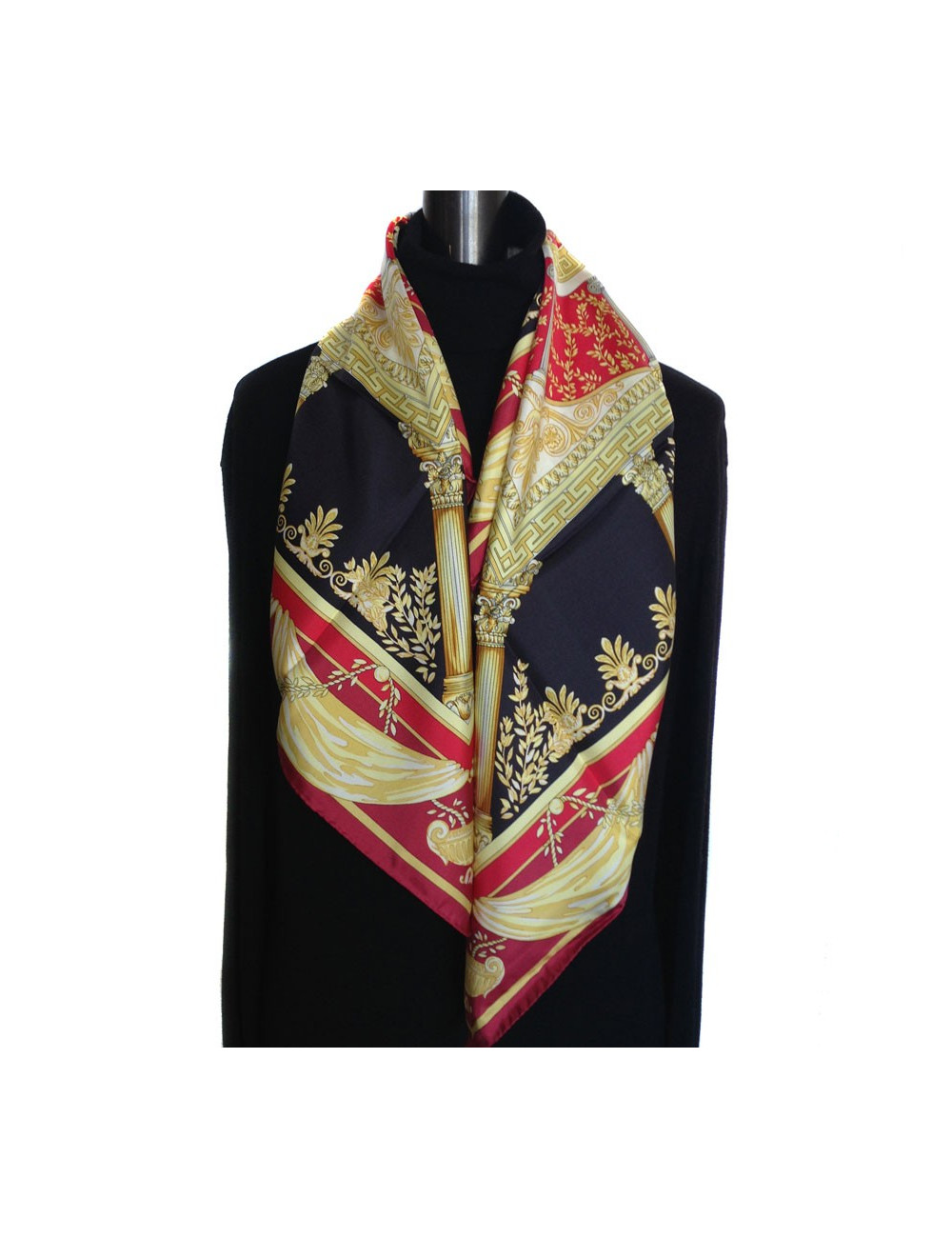 Carré Pierre BALMAIN