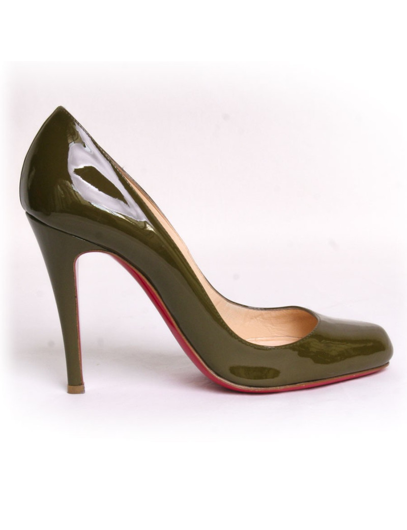 Escarpins LOUBOUTIN T 36 vernis vert kaki