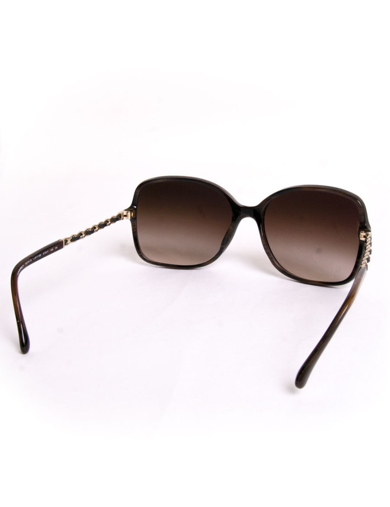 Lunettes de soleil CHANEL marron façon bois 