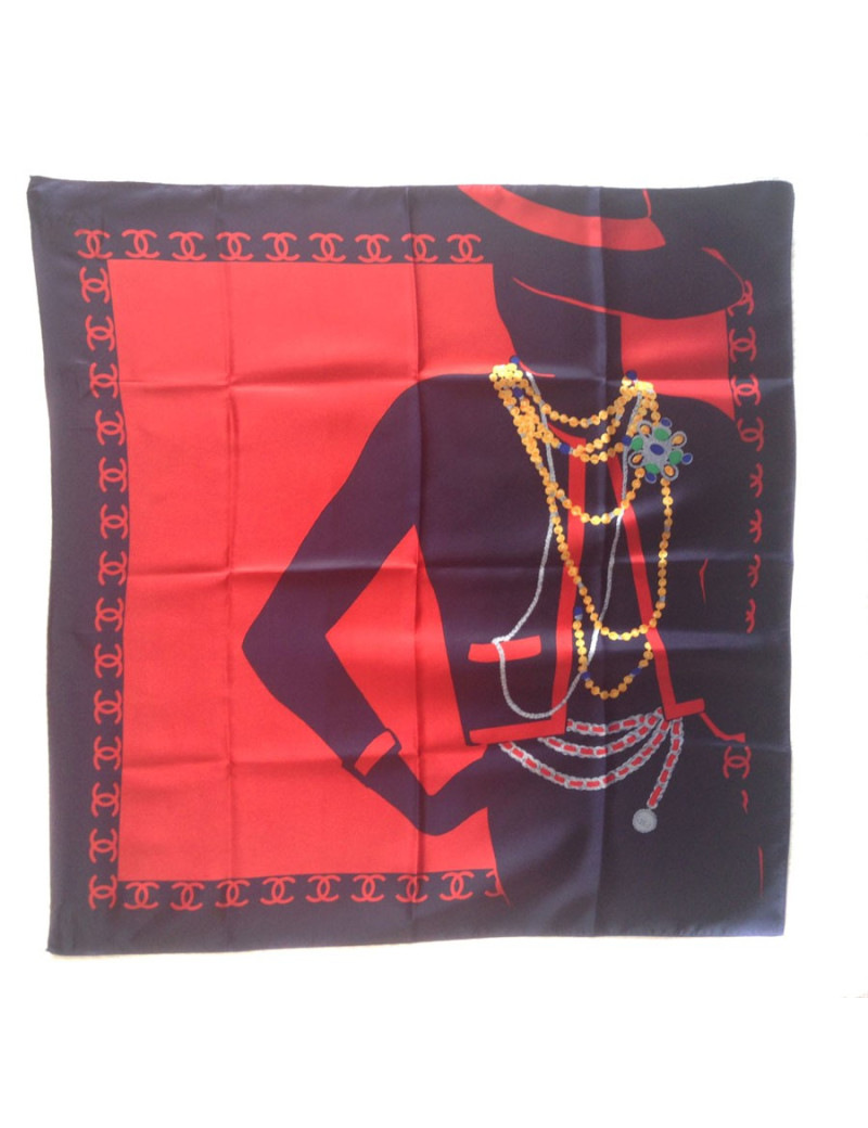 Carré de soie CHANEL "coco" 