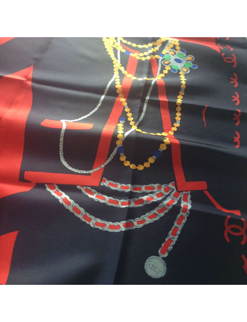 Carré de soie CHANEL "coco" 