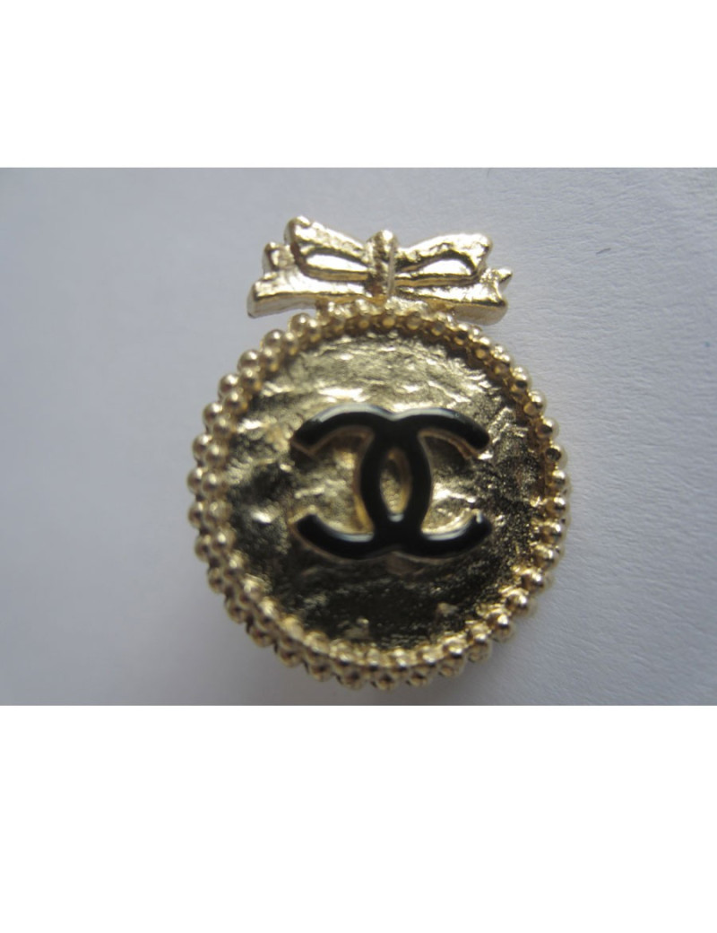 Earrings Clips CHANEL 'CC' gold & black enamel