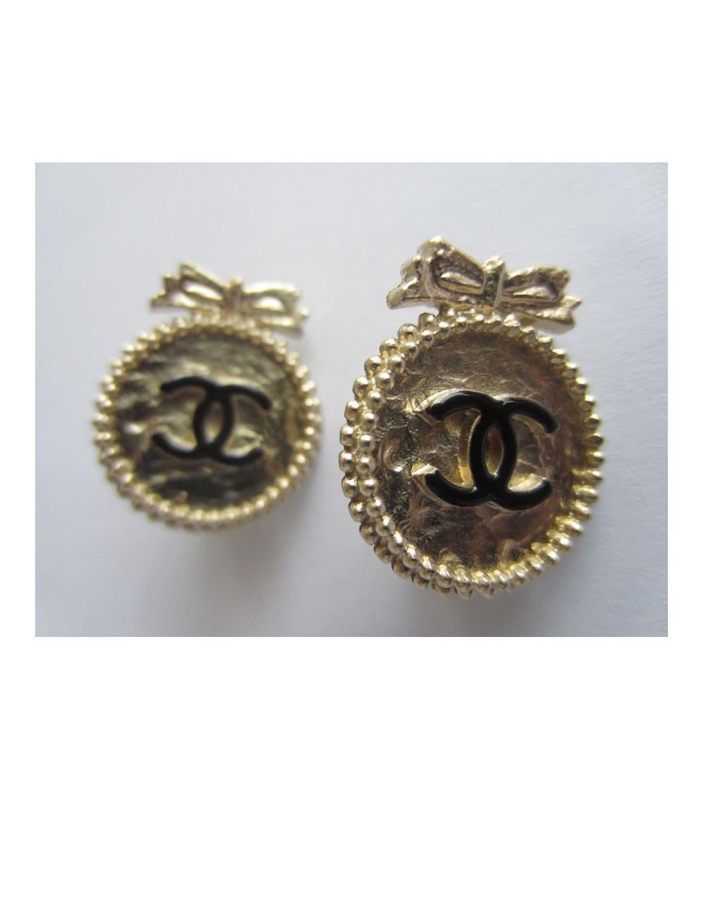 Earrings Clips CHANEL 'CC' gold & black enamel