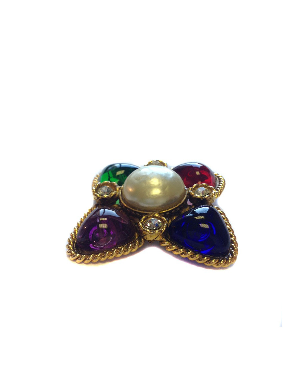 Broche Couture CHANEL pâte de verre émeraude, améthyste, saphir et rubis