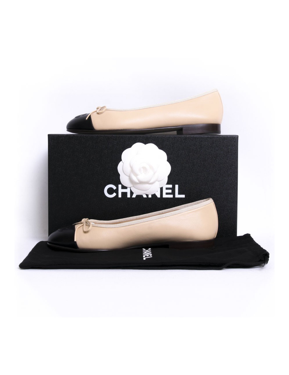 Ballerines CHANEL T 36/5 bicolores beige et noir