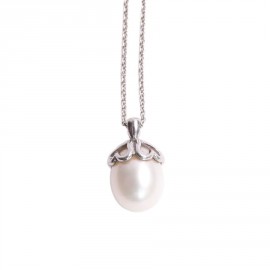 TIFFANY & Co silver chain necklace and Freshwater Pearl