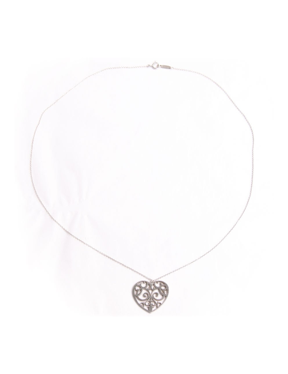 Collier TIFFANY & Co chaîne argent et cœur ajouré