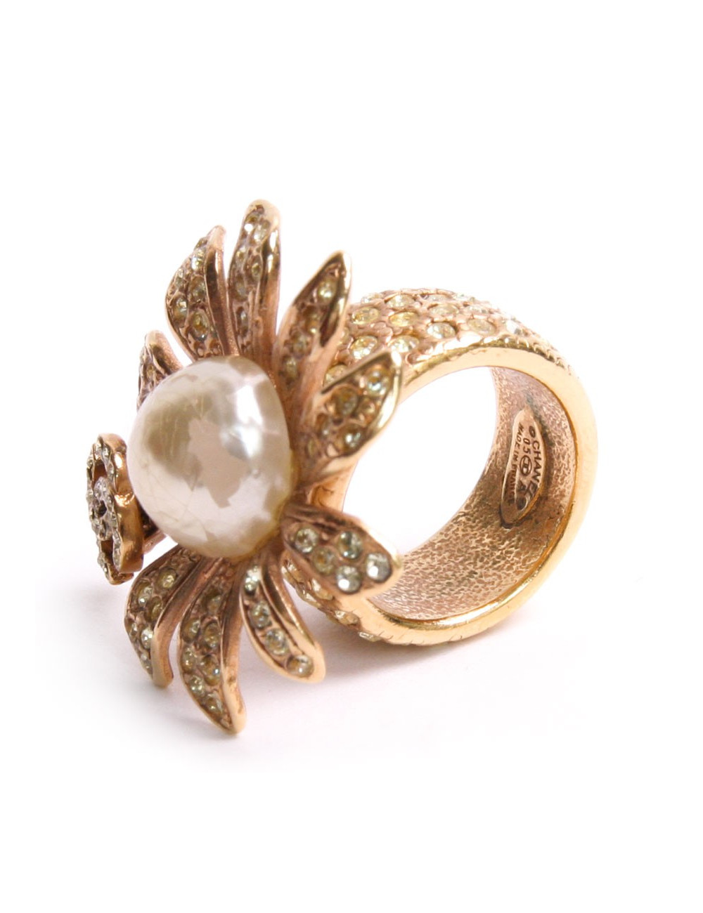 Bague CHANEL fleur dorée et strass