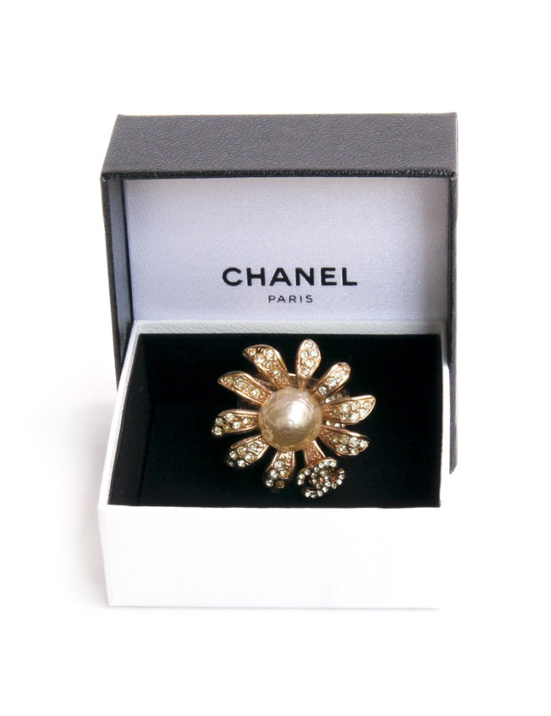 Bague CHANEL fleur dorée et strass