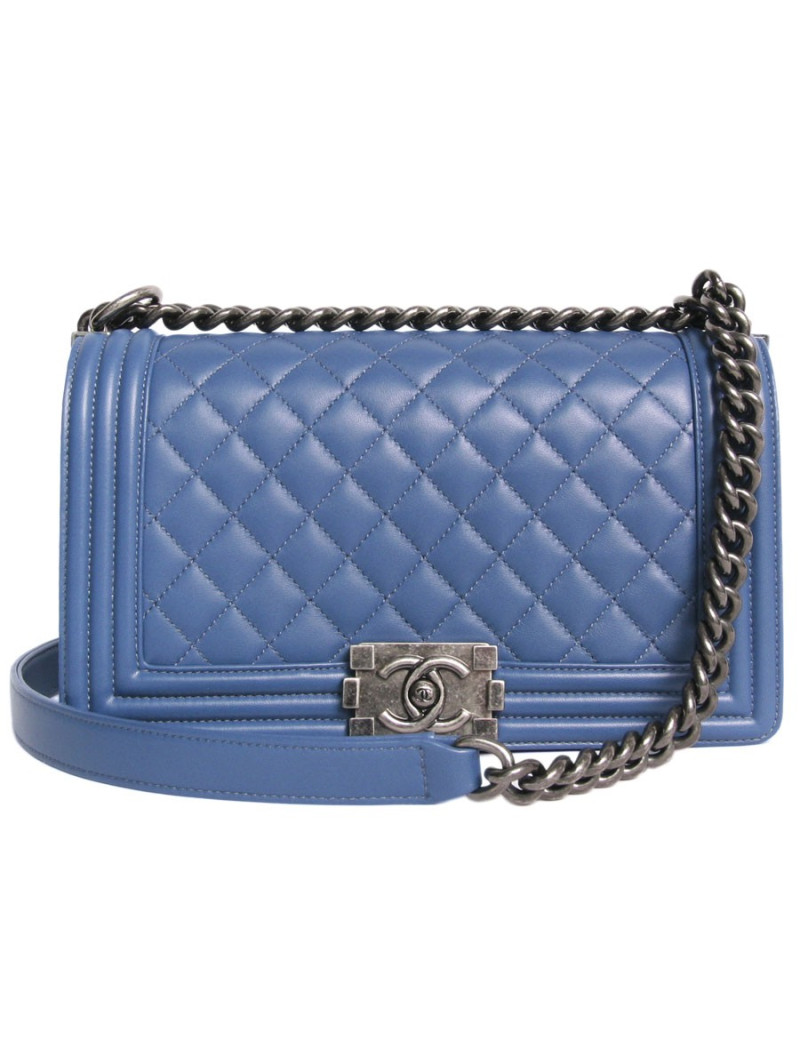 Sac "Boy"CHANEL matelassé en cuir d'agneau bleu