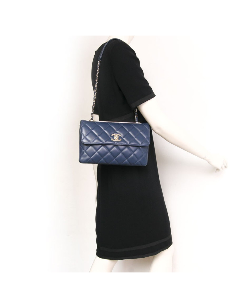 Sac CHANEL cuir d'agneau lisse bleu