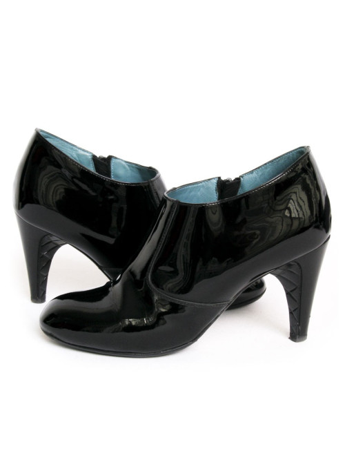Mi-Boots t 36.5 CHANEL Black patent leather