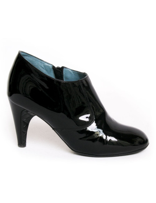 Mi-Boots t 36.5 CHANEL Black patent leather