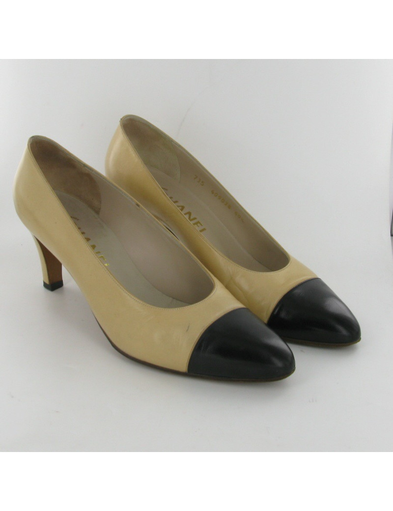 Two-tone CHANEL pumps