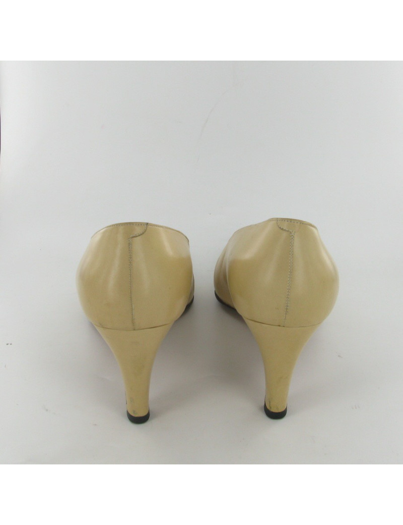 Two-tone CHANEL pumps