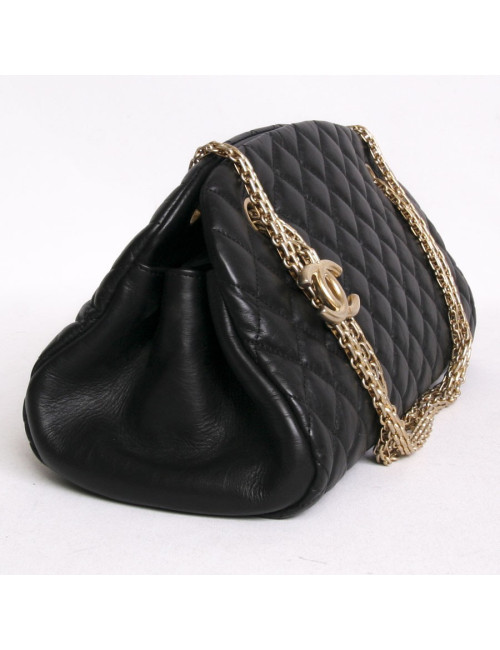 Sac CHANEL "Bowling" en cuir d'agneau lisse noir matelassé