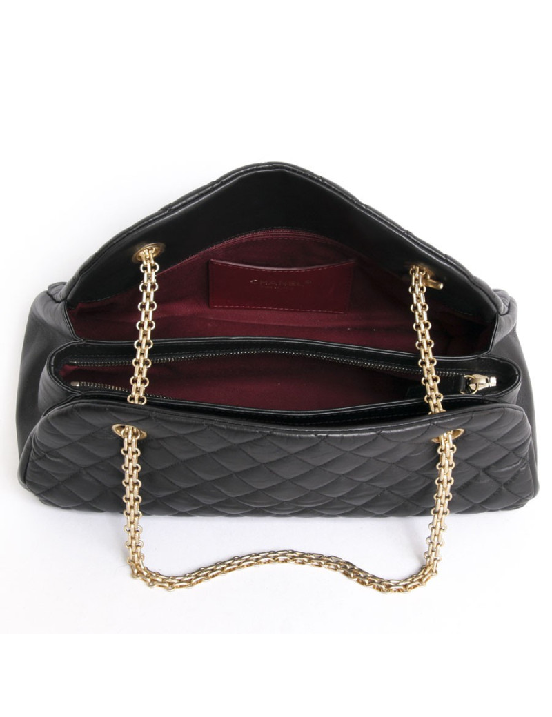 Sac CHANEL "Bowling" en cuir d'agneau lisse noir matelassé