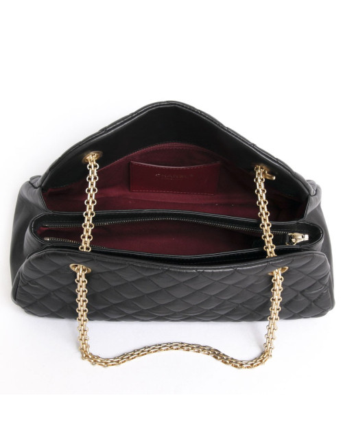 Sac CHANEL "Bowling" en cuir d'agneau lisse noir matelassé