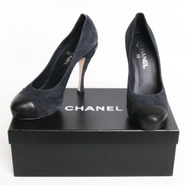 Shoes CHANEL T 41 Navy suede and black tips