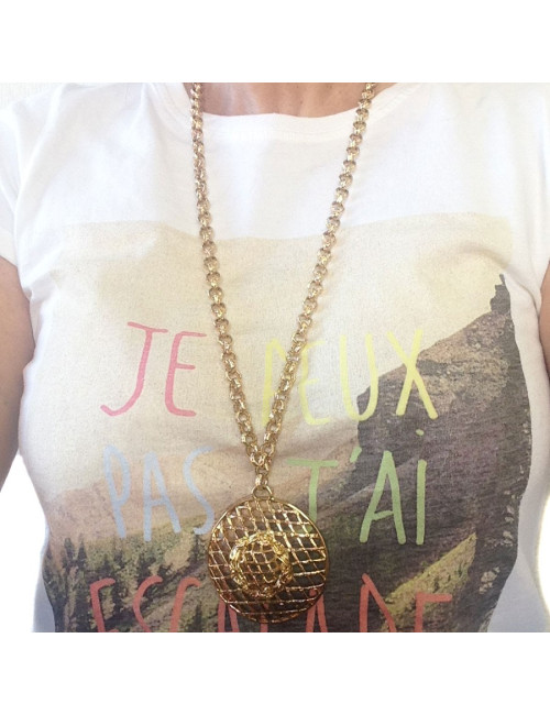 Collier en métal doré autres marques