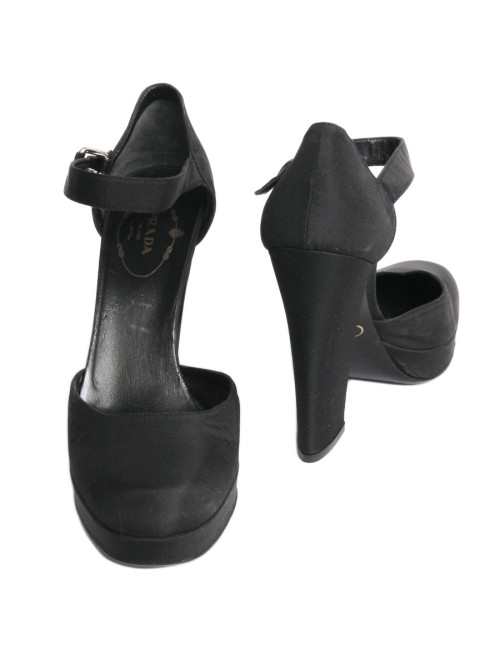 Escarpins PRADA  t 38.5 en satin noir
