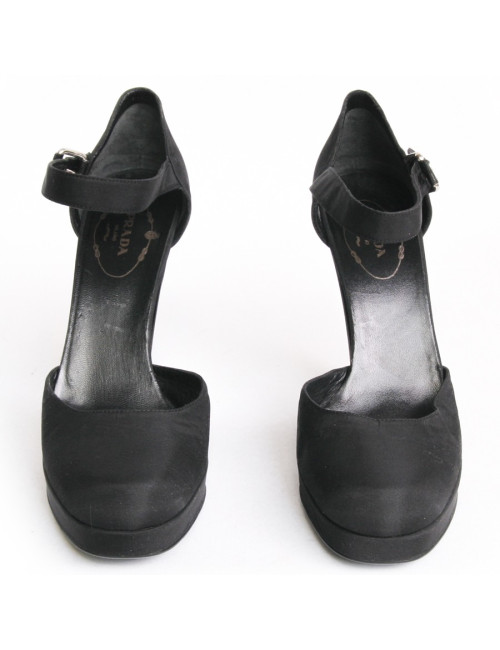 Escarpins PRADA  t 38.5 en satin noir