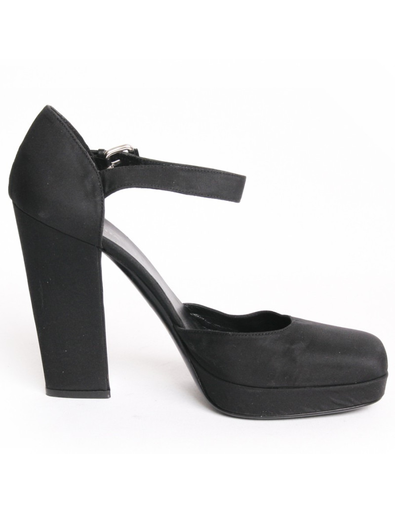 Escarpins PRADA  t 38.5 en satin noir