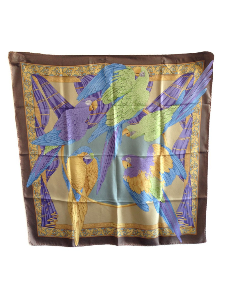 Carré de soie SALVATORE FERRAGAMO motif perroquets mauves vintage