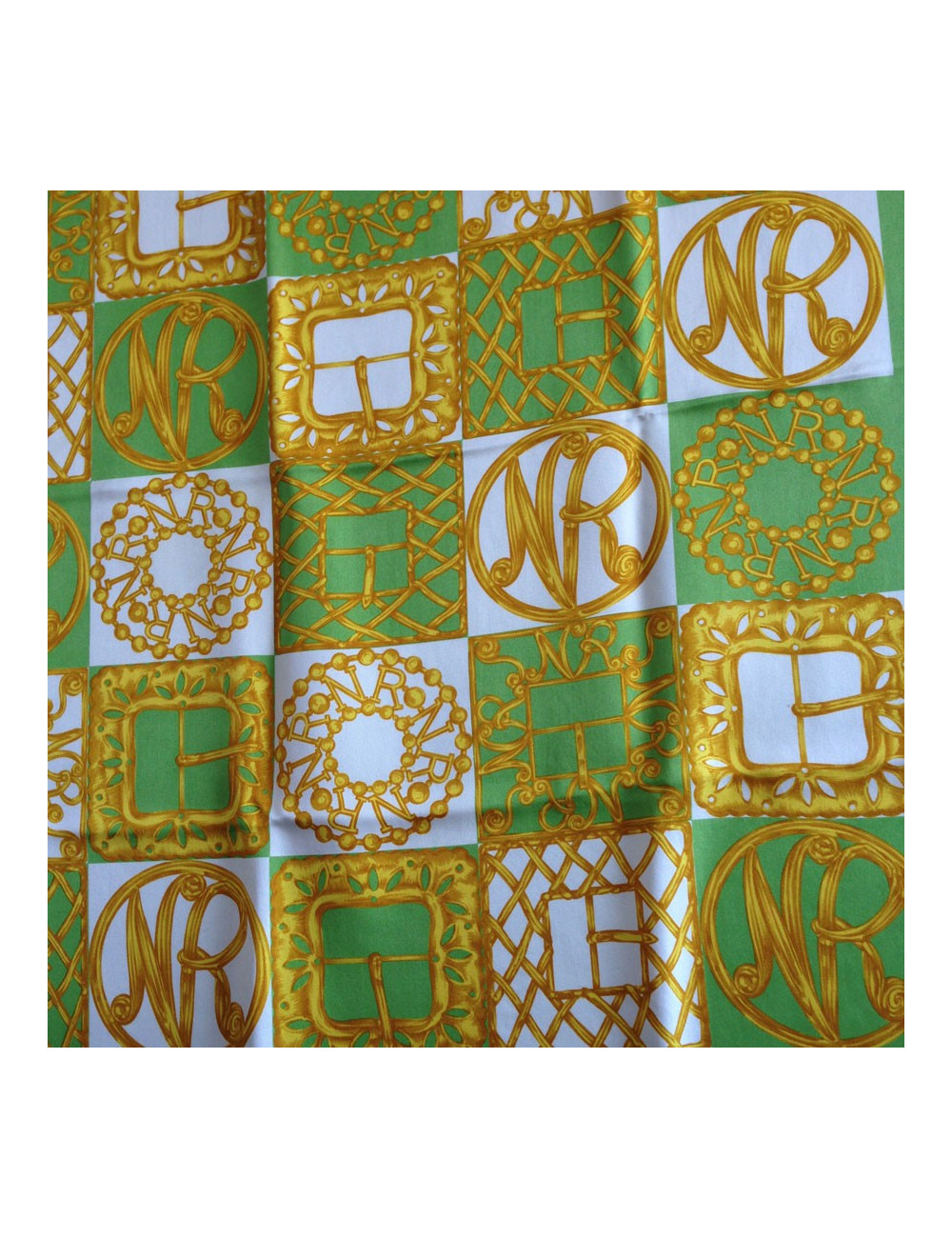 Carré de soie Nina RICCI vert, or et blanc