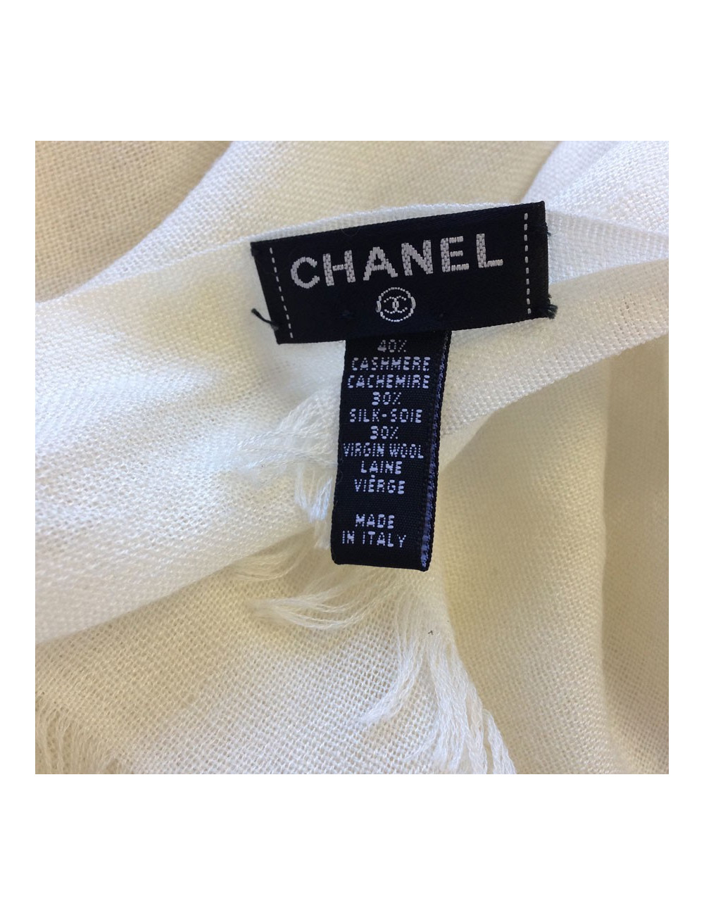 Etole CHANEL écrue à bord frangé en cachemire, soie et laine