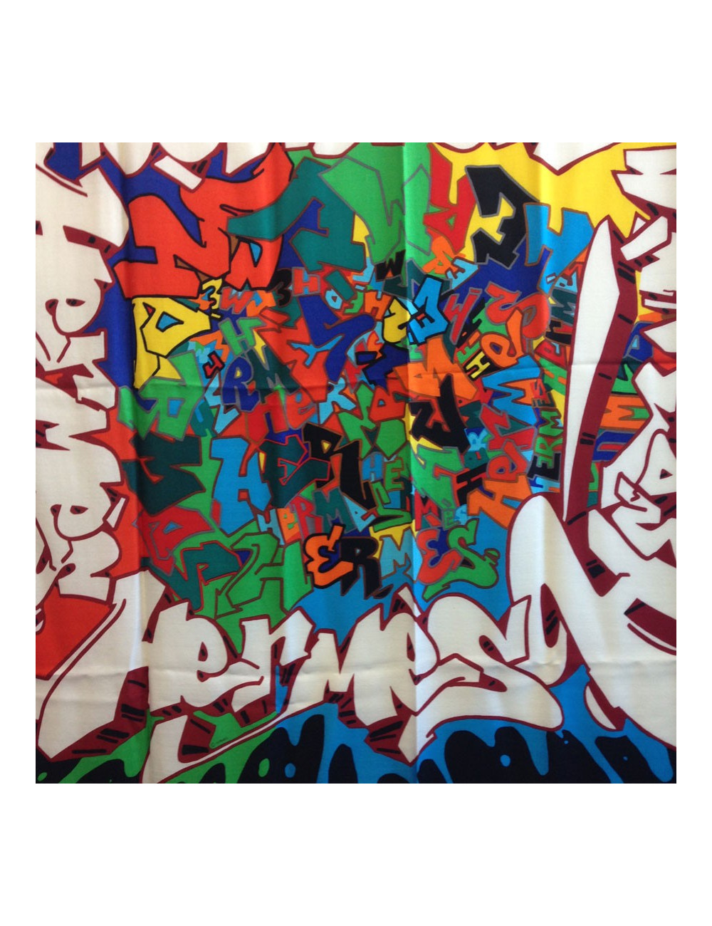 Châle HERMES bords noirs et orange cachemire et soie motif graffitis