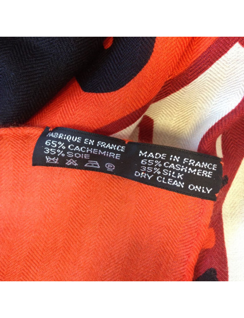Châle HERMES bords noirs et orange cachemire et soie motif graffitis
