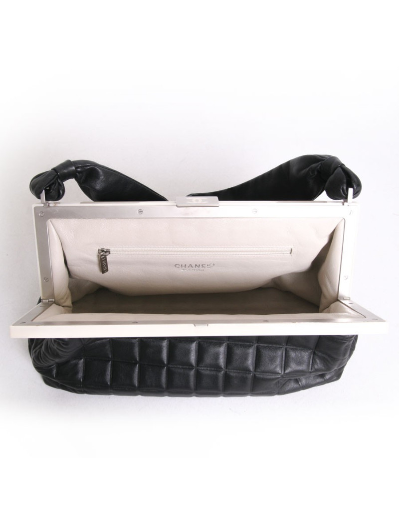 Sac CHANEL cuir matelassé noir et plexi beige