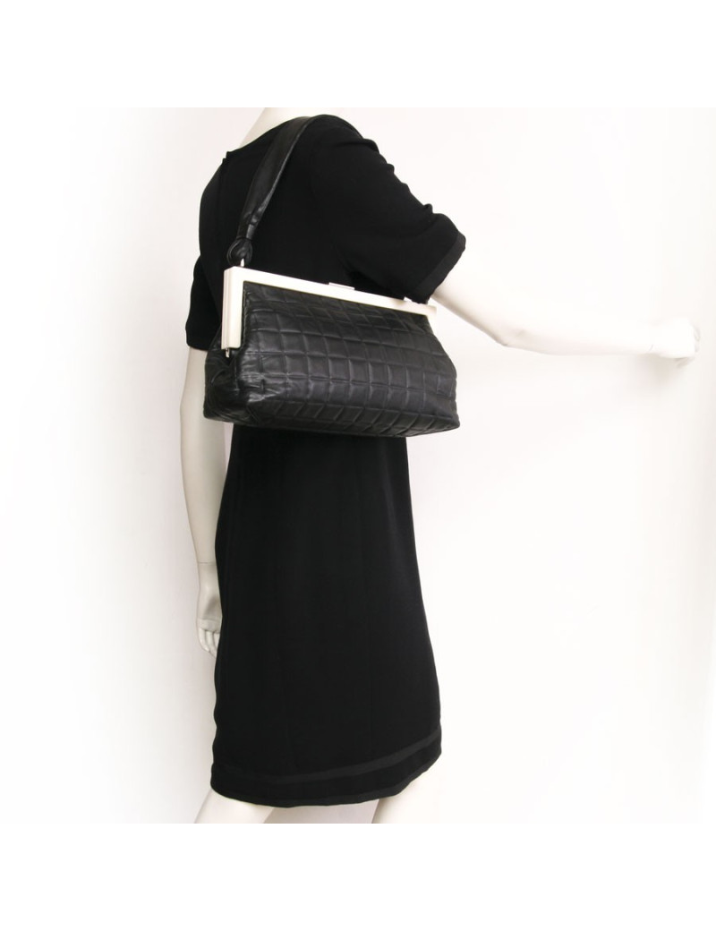 Sac CHANEL cuir matelassé noir et plexi beige