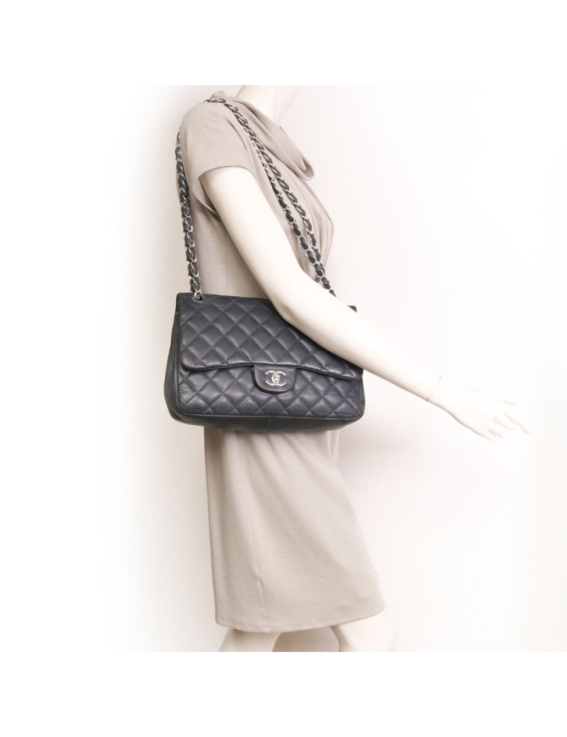 Sac jumbo CHANEL cuir caviar bicolore bleu et gris foncé
